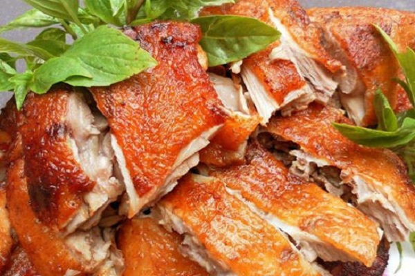 Thịt lợn quay giòn nướng lá mắc mật cực kích thích vị giác